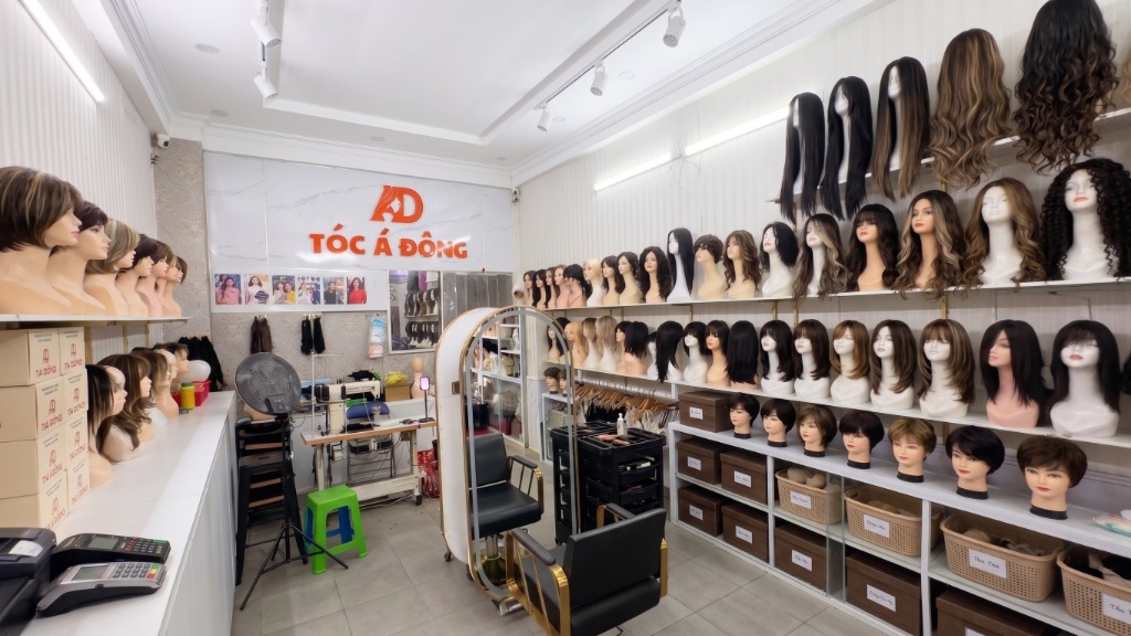 Không gian showroom Tóc Á Đông sang trọng tại Sài Gòn